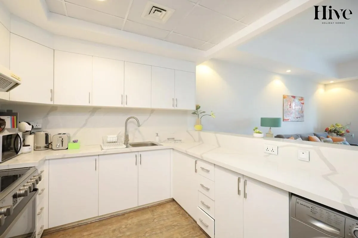 Gorgeous 1 Bed In Churchill Tower, Business Bay ドバイ 0*,